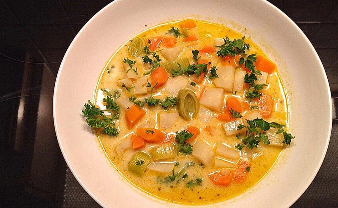 Vegetable stew with coconut milk