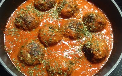 Albondigas in tomato sauce