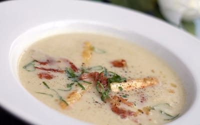 Asparagus soup with vanilla and crispy Parma ham