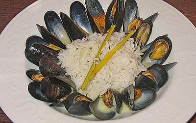Hot Mussels in Vietnamese Coconut Sauce